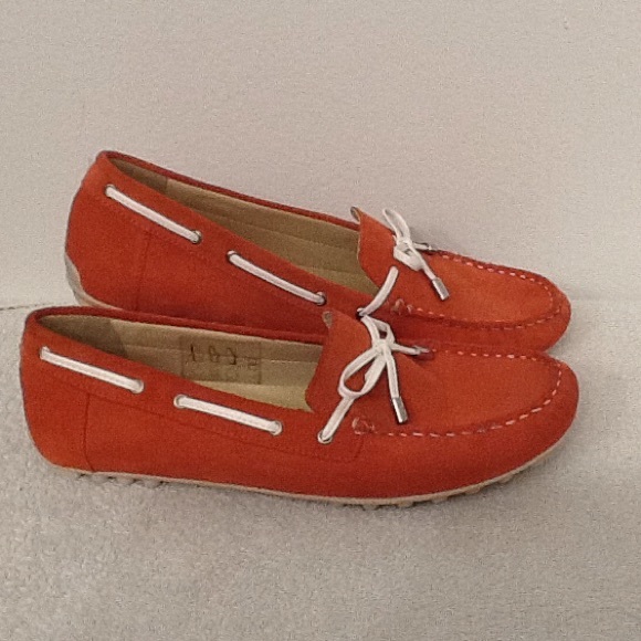 Geox Shoes - 🎉new item🎉 Geox suede flats